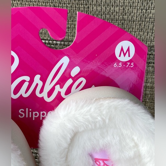 Barbie Pink Cream Faux Fur Logo Super Push Comfy Women's Slippers Sz M (6.5-7.5) - Picture 10 of 13